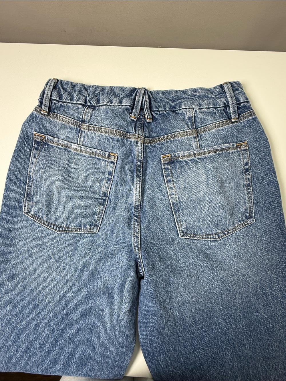 Good American | Good '90s Distressed Straight Leg Jeans Medium Wash Size 8/29 - Picture 4 of 12